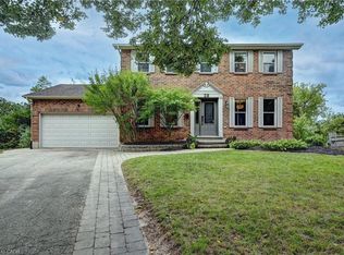 28 Notchwood Ct, Kitchener, ON N2A 3L5