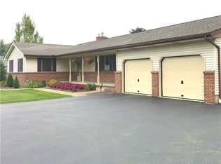 6105 E Canal Rd, Lockport, NY 14094