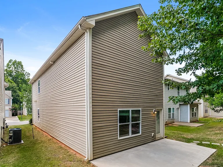 1048 Joselynn Dr — Photo 17