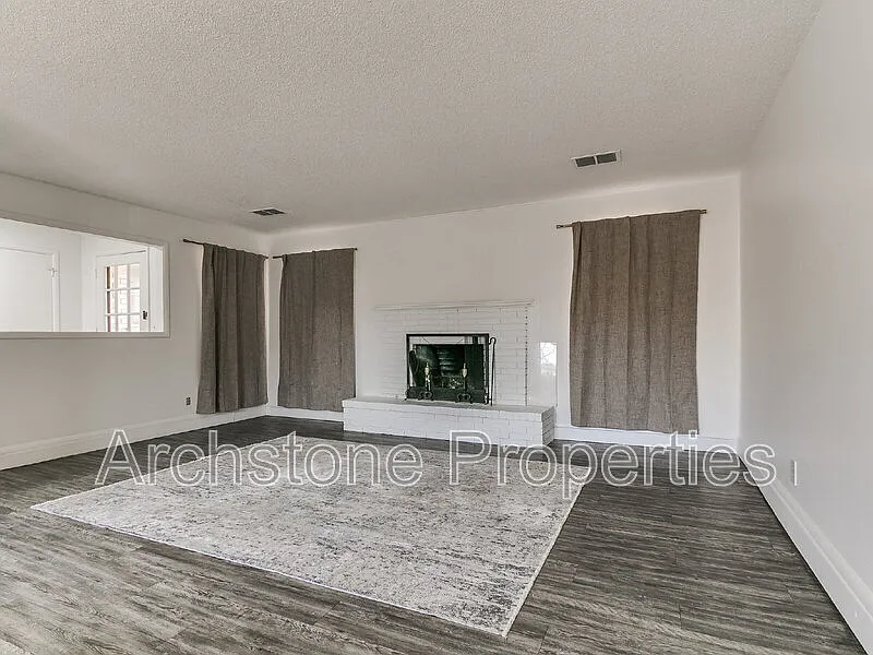 2 bed, 2.0 bath, 1250 sqft, $1,200 — Photo 2