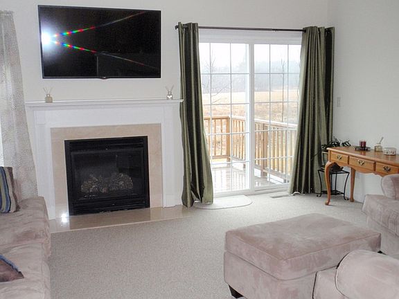 3rd image of 19B Pointe West Dr #B