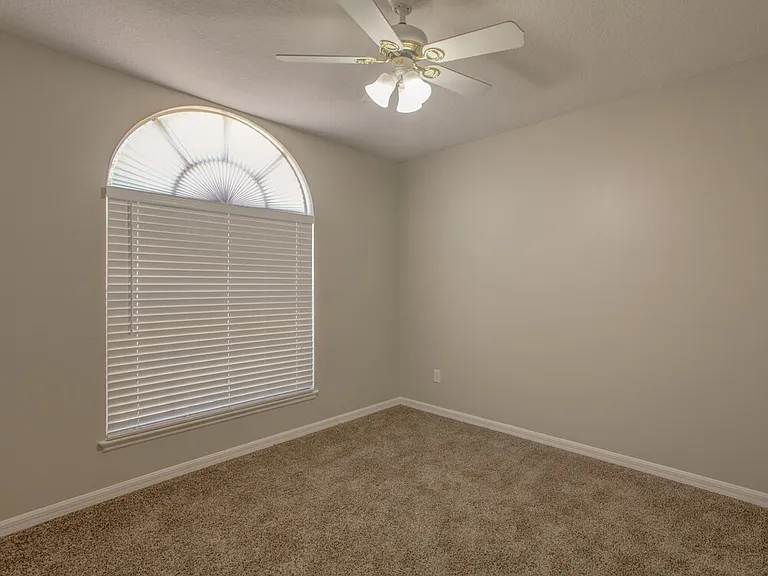 4232 Forest Island Dr — Photo 9