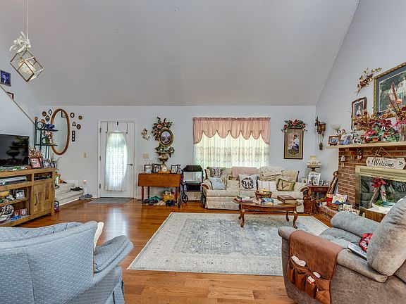 5th image of 2161 Garner Rd