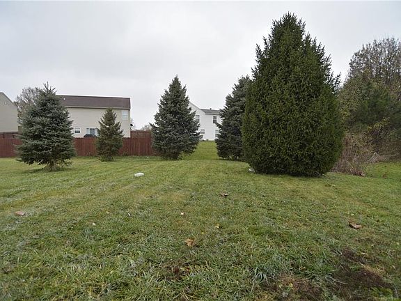 2nd image of 6626 Crestwell Ln