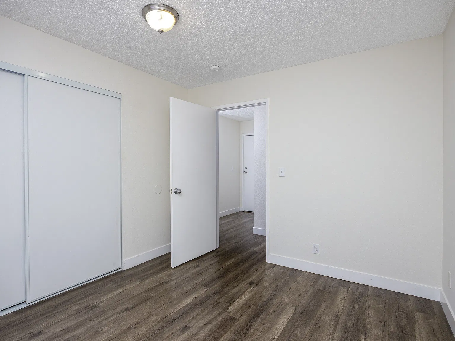 6021 Carlton Way — Photo 1
