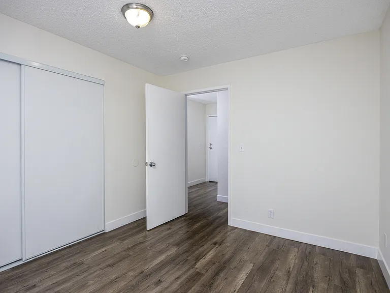6021 Carlton Way — Photo 8
