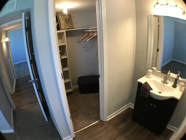 Spacious Bathroom | Indianapolis Apartments | Fountain Lake Villas