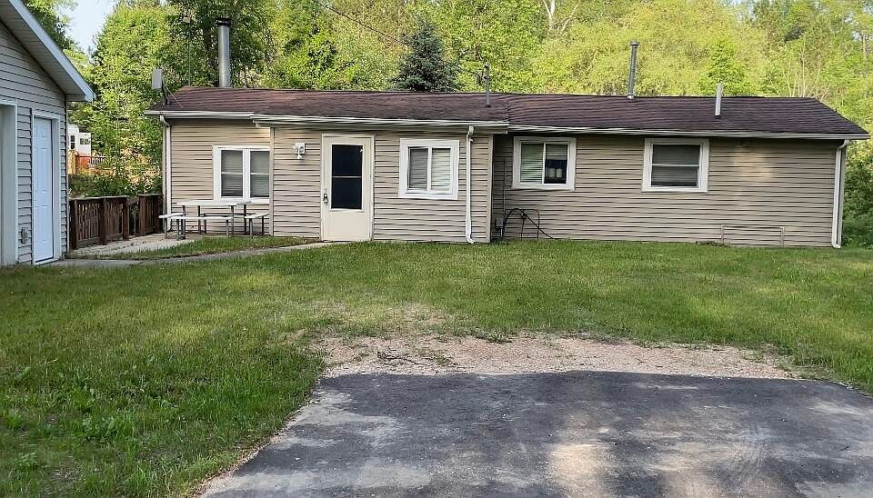 8034 N Johnson Rd, Irons, MI 49644 MLS 22024402 Zillow