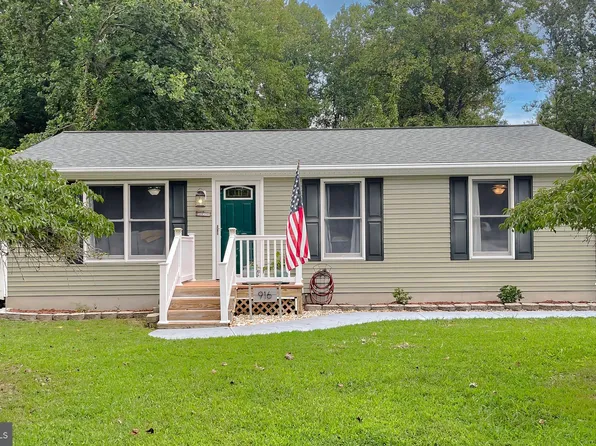 916 Crystal Rock Rd, Lusby, MD 20657