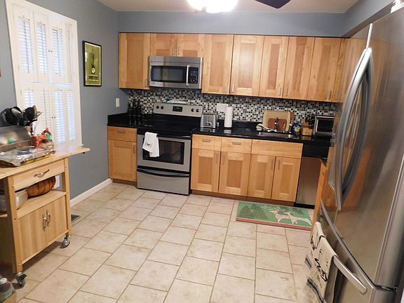 5th image of 34 City Gate Ln #1