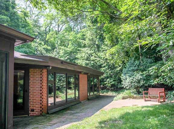 2nd image of 3428 Viburnum Dr
