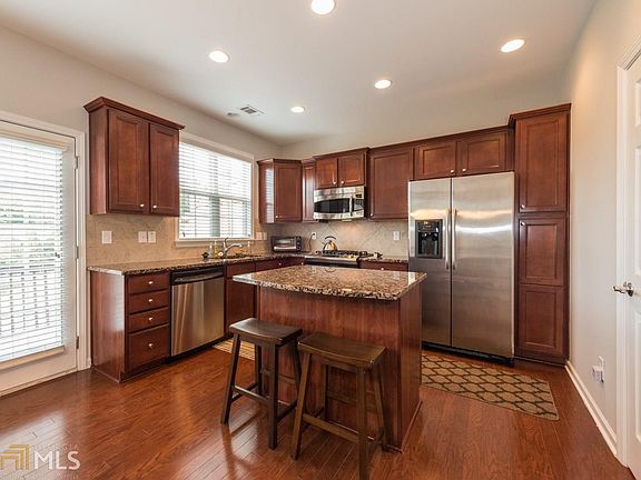 2nd image of 2557 Speer Ct SE