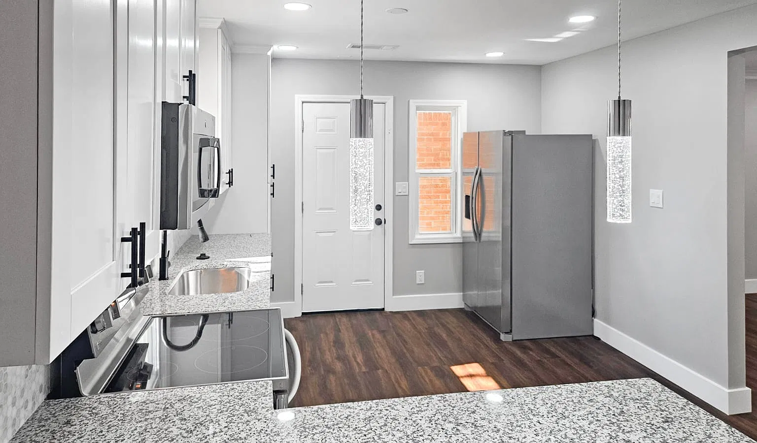 3 bed, 1527 sqft, $2,099 — Photo 4