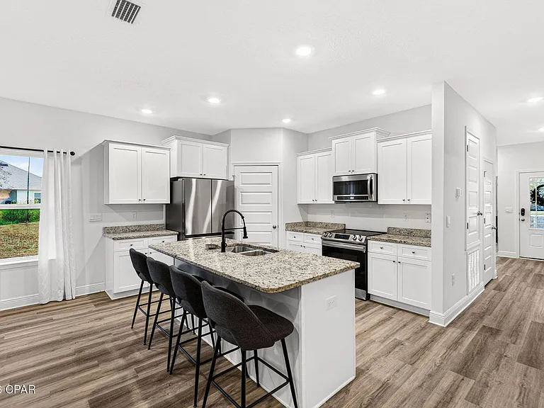 224 Butler Cv — Photo 10
