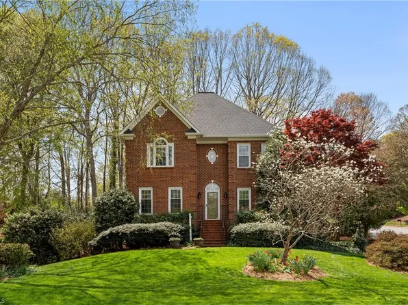 900 Ridge Gate Dr, Lewisville, NC 27023