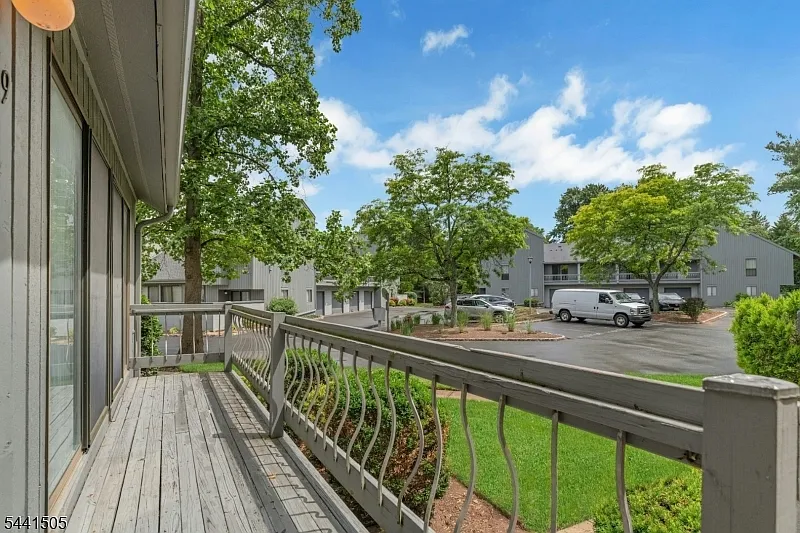 19 Linda Ln, Edison, NJ 08820 — Photo 2