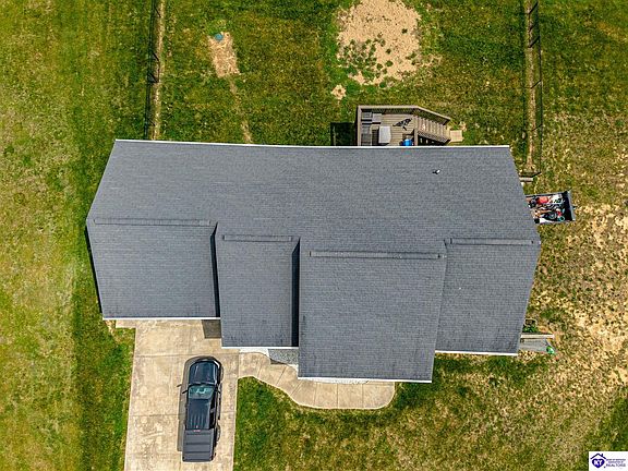 3rd image of 56 Curb Ct