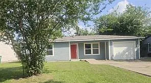 3 bed, 1.0 bath, 1078 sqft, $1,799 — Photo 1