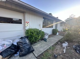 2589 14th St, North Bend, OR 97459