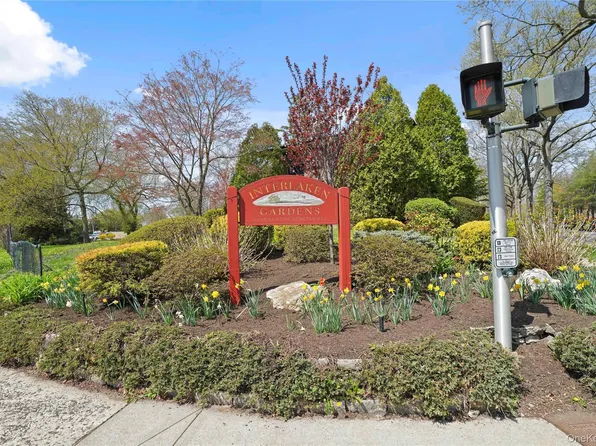 1209 California Road #2R, Eastchester, NY 10709