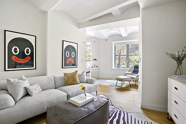 Sold by Sotheby's International Realty | media 9