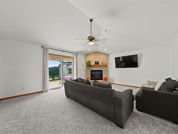 4th image of 1532 Rockleigh Rd