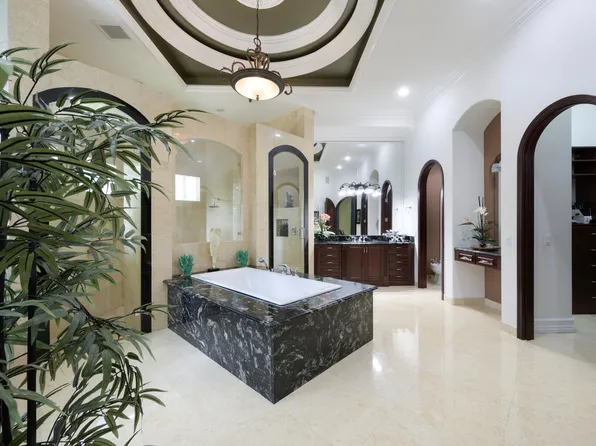 9006 Wendy Lane W, West Palm Beach, FL 33411