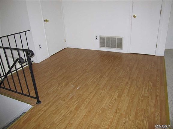 5th image of 278 Lake Pointe Cir
