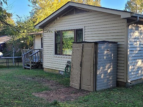 2nd image of 14 Thompson Dr