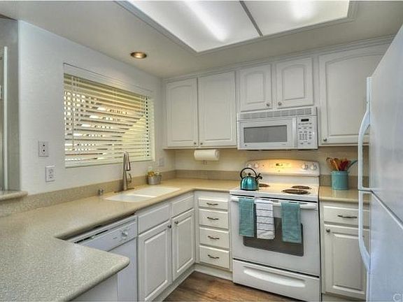 3rd image of 42140 Lyndie Ln Unit 25