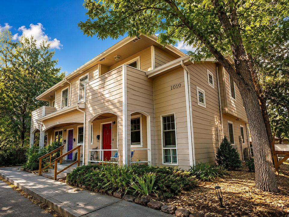 Private 3-bedroom townhome at Remington Place, just a short walk from Colorado State University in Fort Collins.