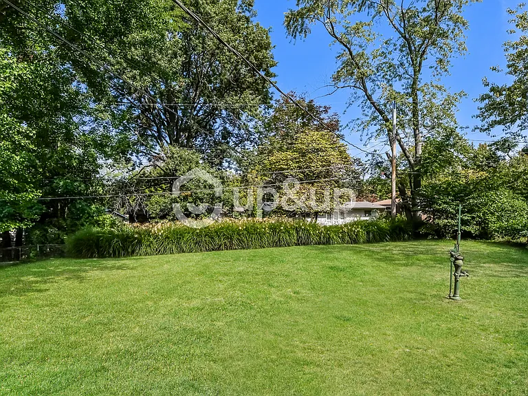 905 Barat Ln — Photo 14