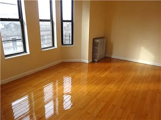 Rented by Triumph Property Group | media 35