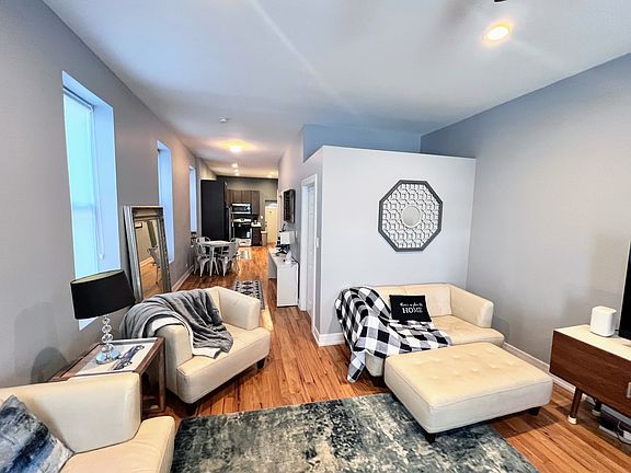 5th image of 113 S Paulina St APT 3