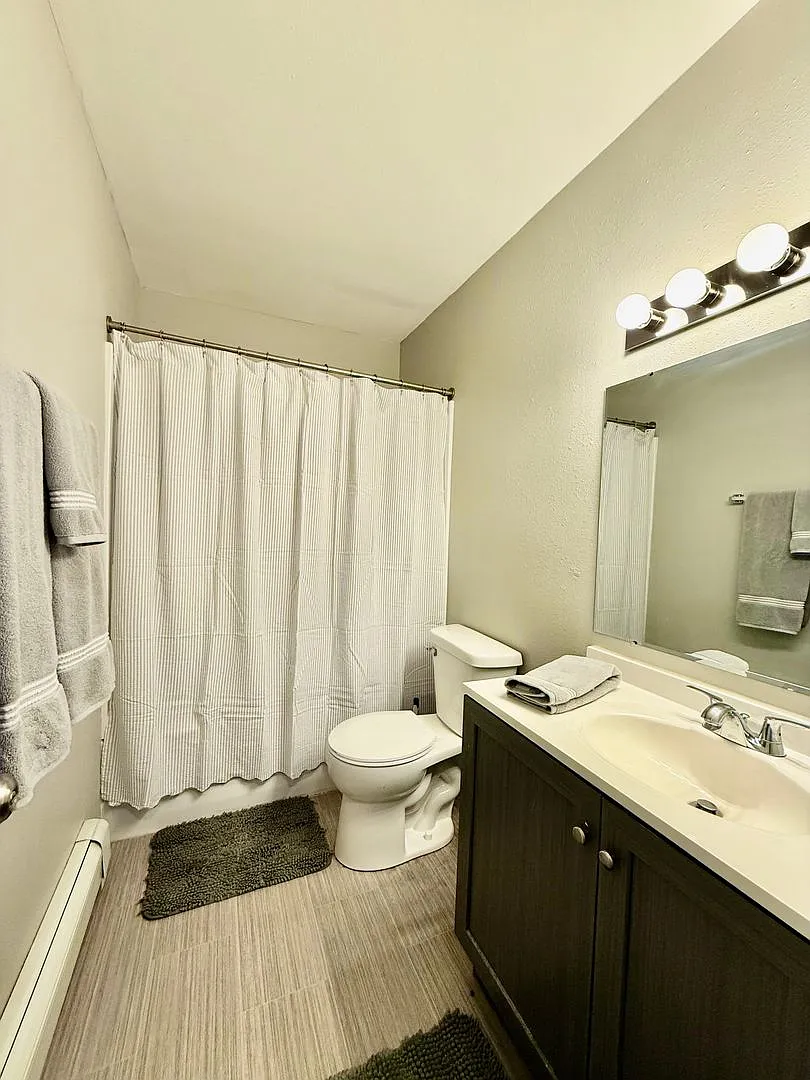 220 9th Ave NW — Photo 3