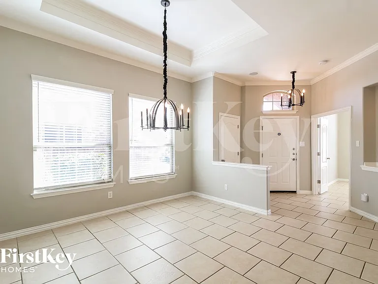 15024 Spruce St — Photo 6