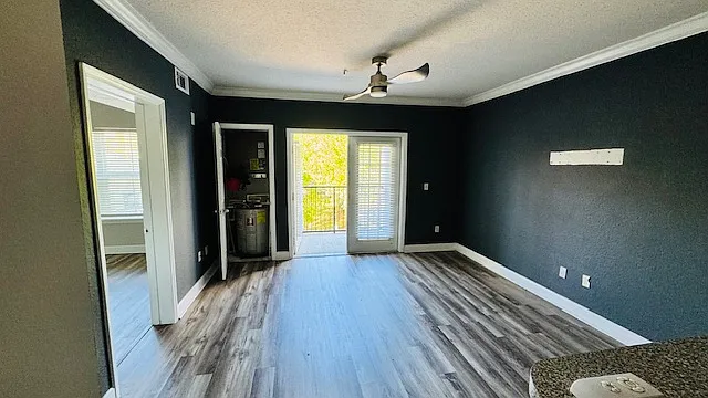 206 E South St #3032 — Photo 2