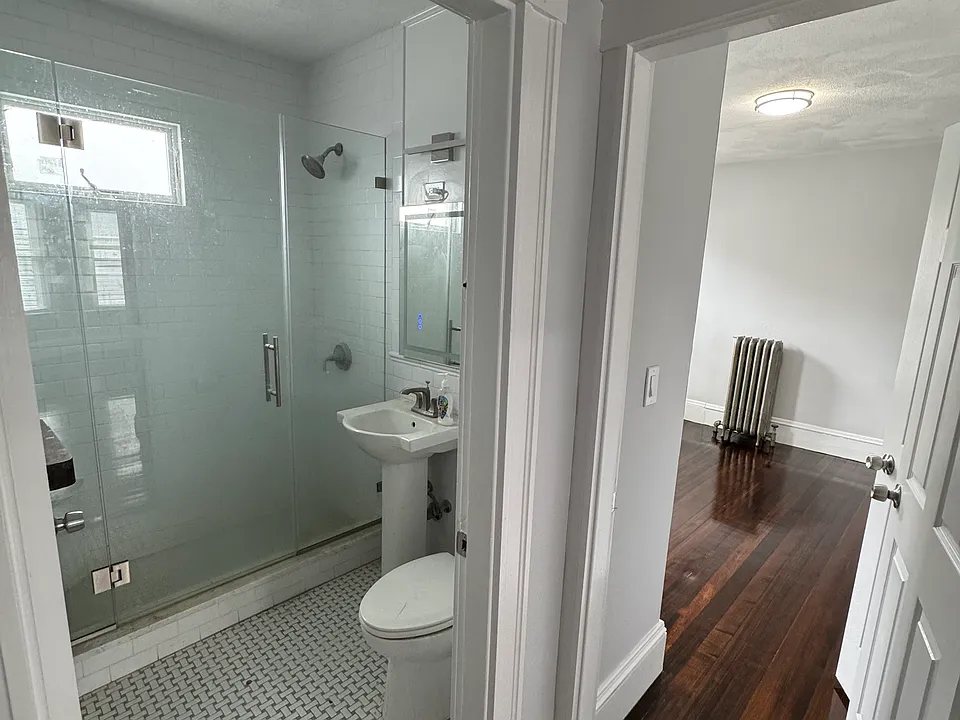 12 Hamilton Rd #1
