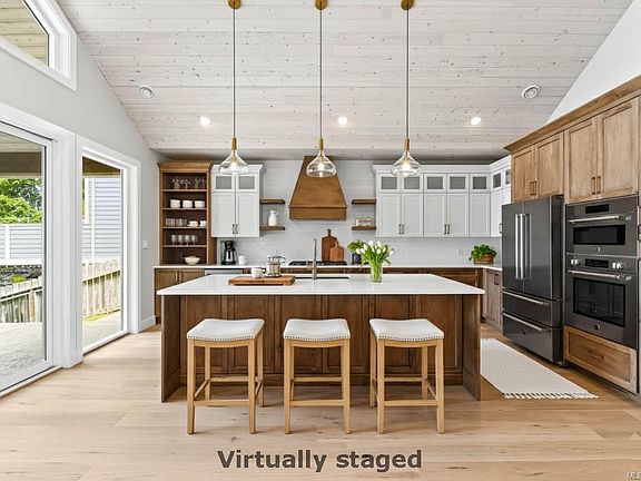 4th image of 10089 Blower Rd