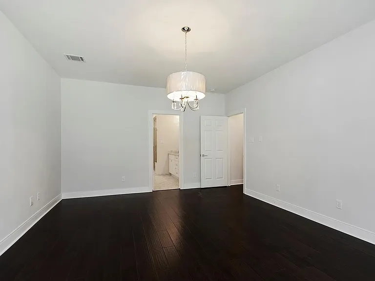 810 Herdsman Dr — Photo 17