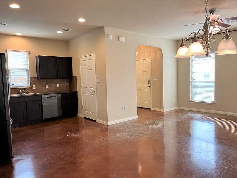 4505 Senda Ln — Photo 5