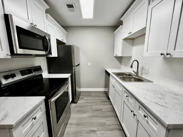 711 Melody Ln APT B-1, Searcy, AR 72143