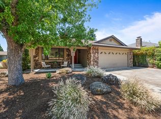 1346 Balsam Dr, Healdsburg, CA 95448