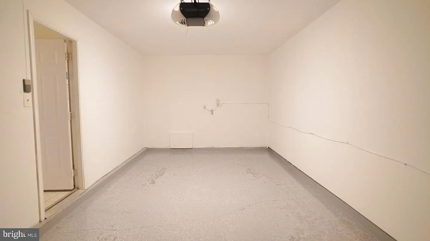 3 bed, 4.0 bath, 1616 sqft, $3,000 — Photo 2