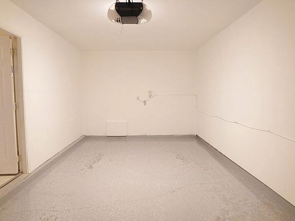2nd image of 16417 Eves Ct