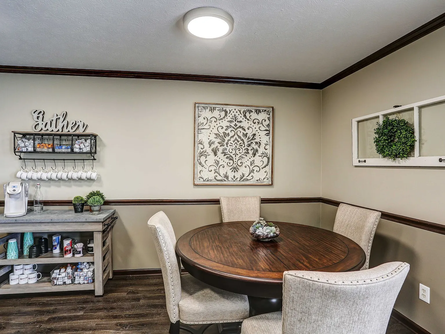 Laurel Wood Apartments — Photo 4