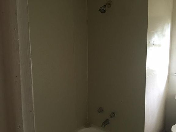2nd image of 109 Grace St