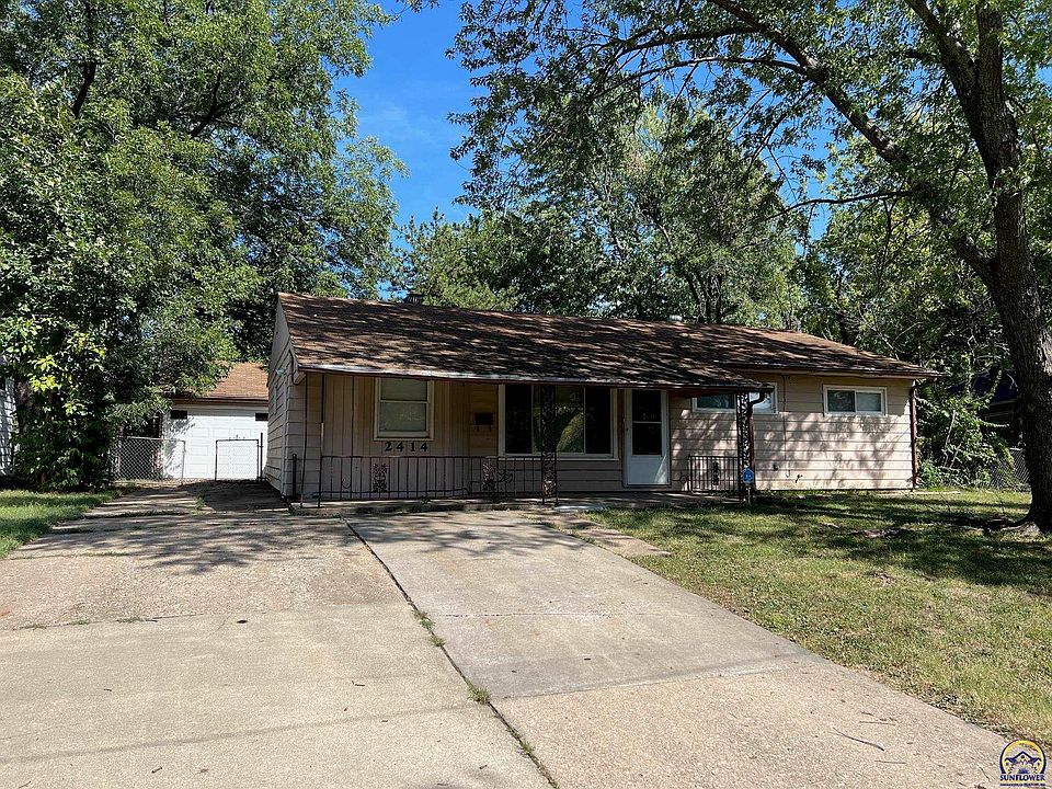 1st image of 2414 SE Colorado Ave