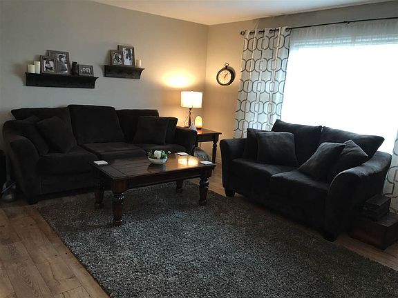 2nd image of 2919 Brady Ln