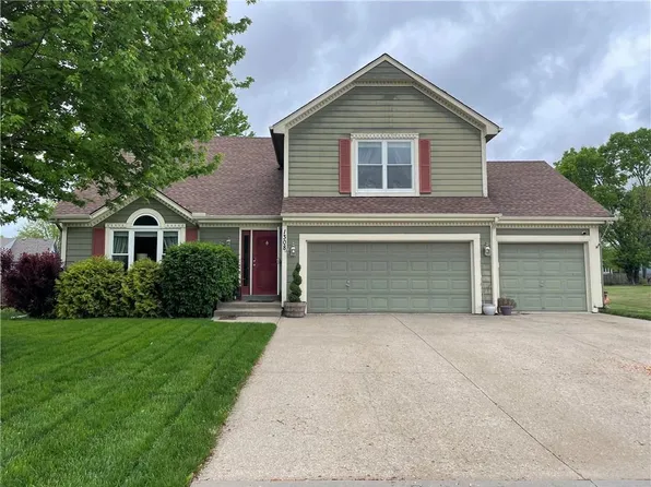 1308 SE Rosehill Dr, Lees Summit, MO 64081